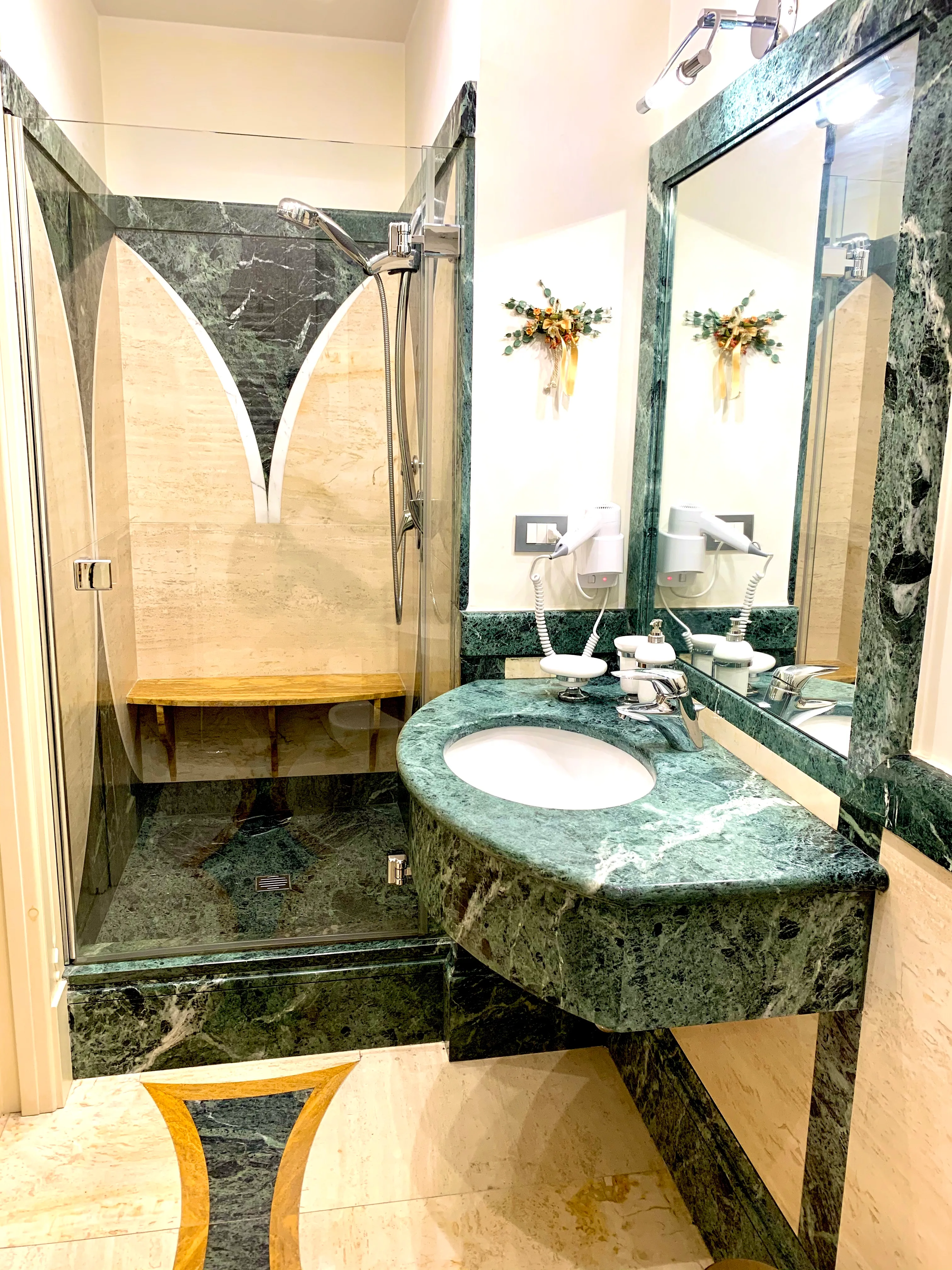 Deluxe Room, marble bathroom detail